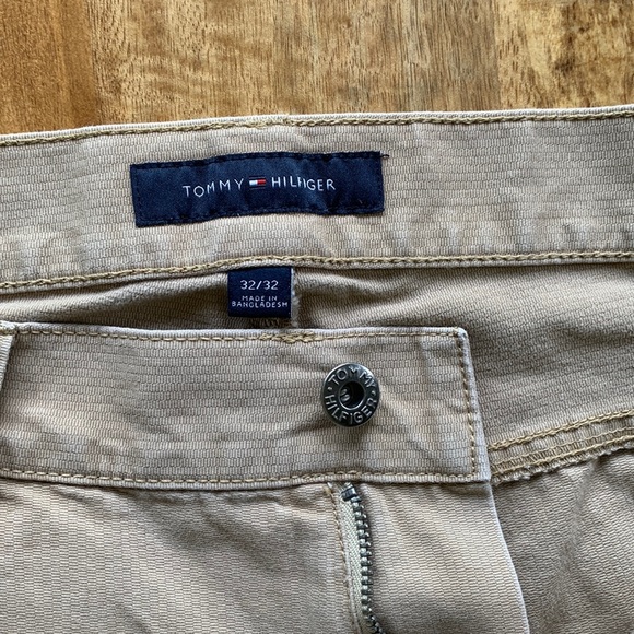 Tommy Hilfiger Custom Straight Khaki Pants 32/32 - Picture 2 of 8